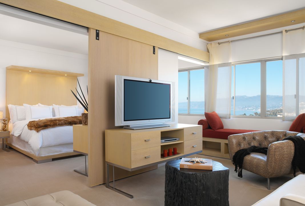 Malibu Hotel Suite with a Television